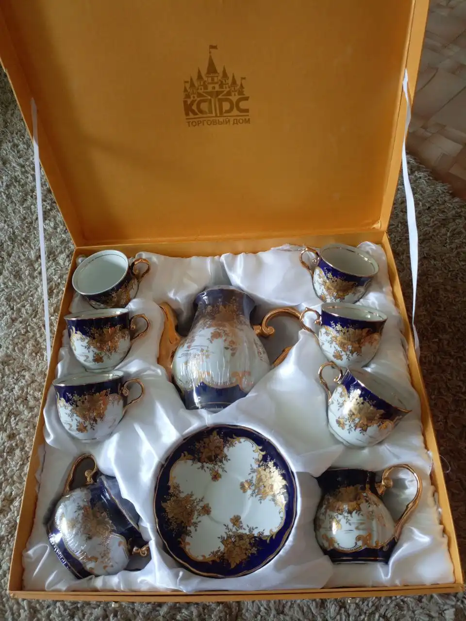 Продам новый чайный сервиз в пленке