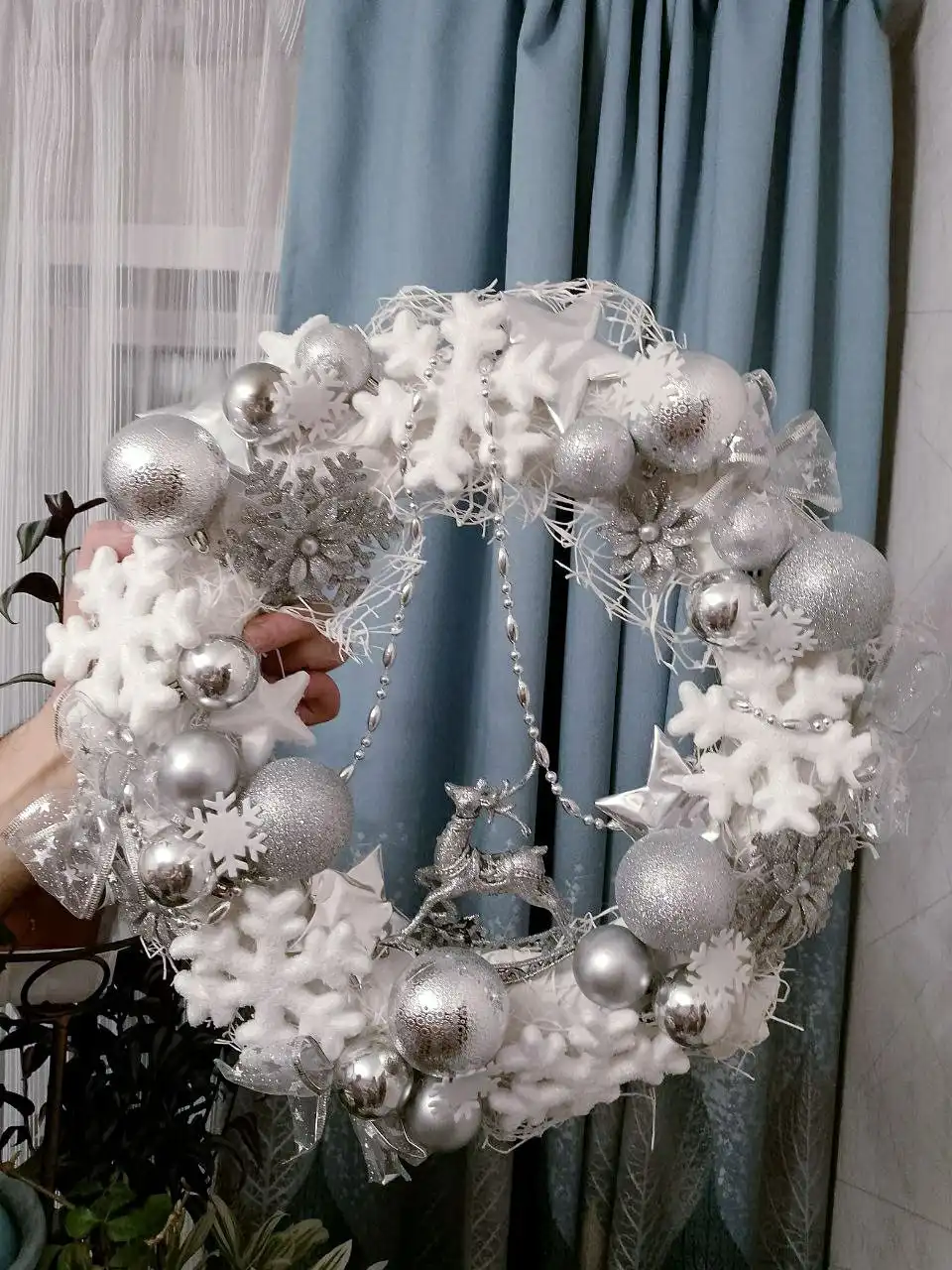 Новогодний венок диаметром 42 см