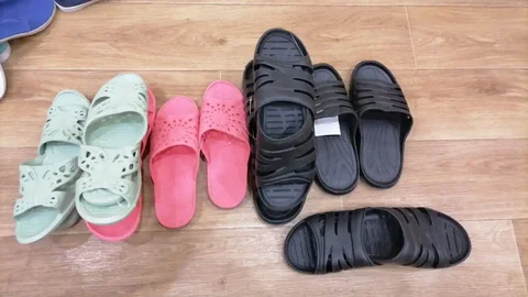 Продам сланцы - Одежда в Шелехов