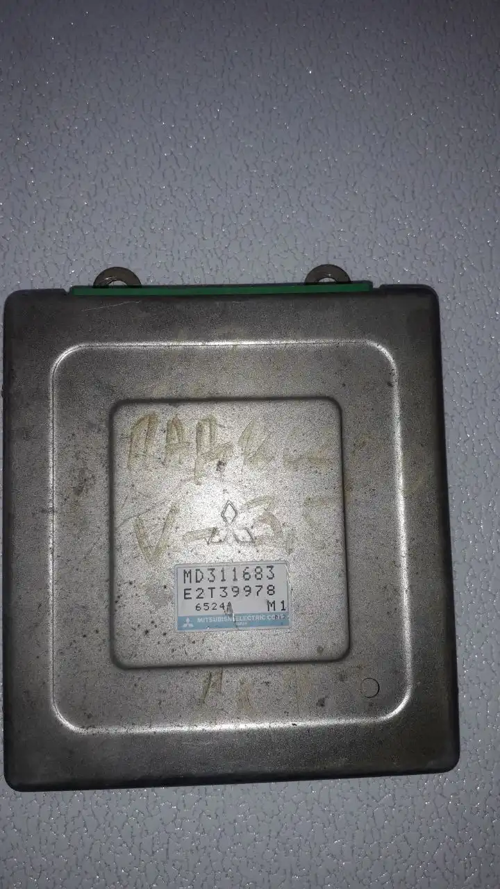 Продам ЭБУ двигателя 6G74 V3.5 для Mitsubishi Pajero 1996 года