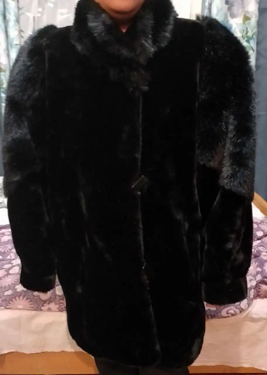 Продажа шубы из искусственного меха в Шелехове