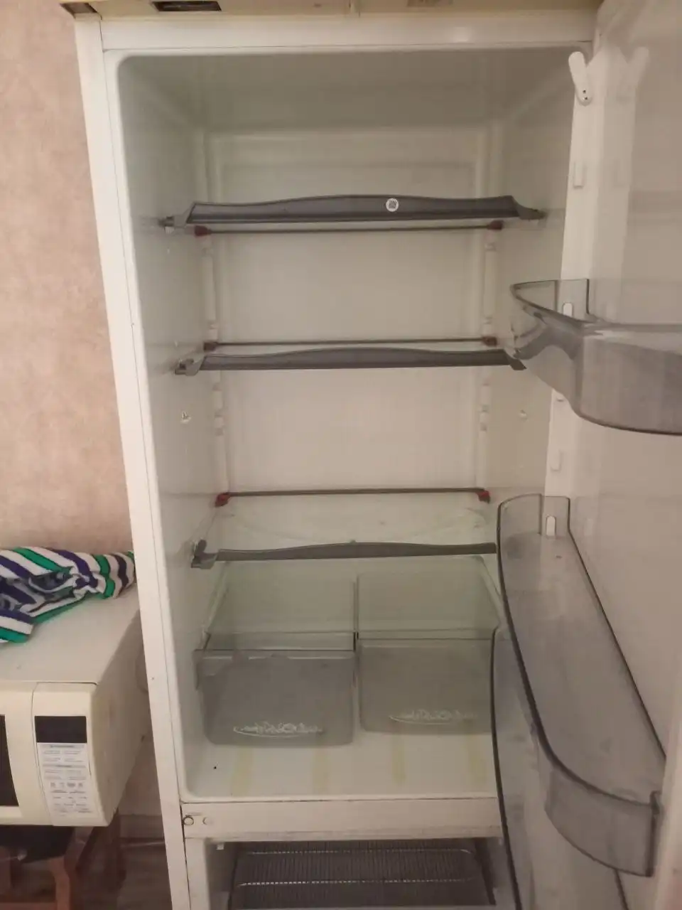 Продам холодильник в Шелехове