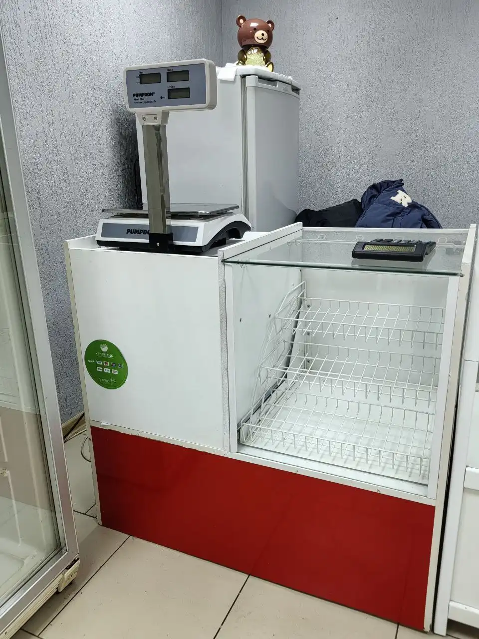 Продам прилавок с кассой в Шелехове