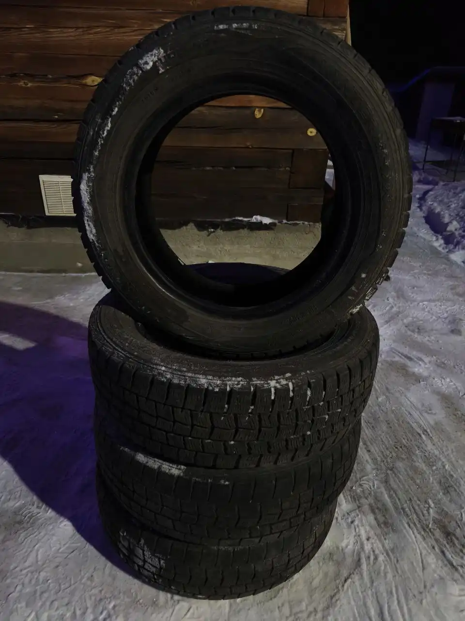 Продам зимние нешипованные шины Dunlop 175/65/15