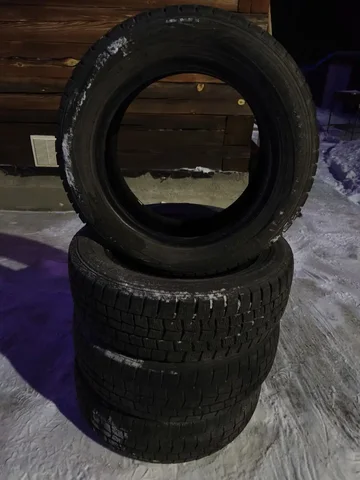 Продам зимние нешипованные шины Dunlop 175/65/15 - Авто в Введенщина