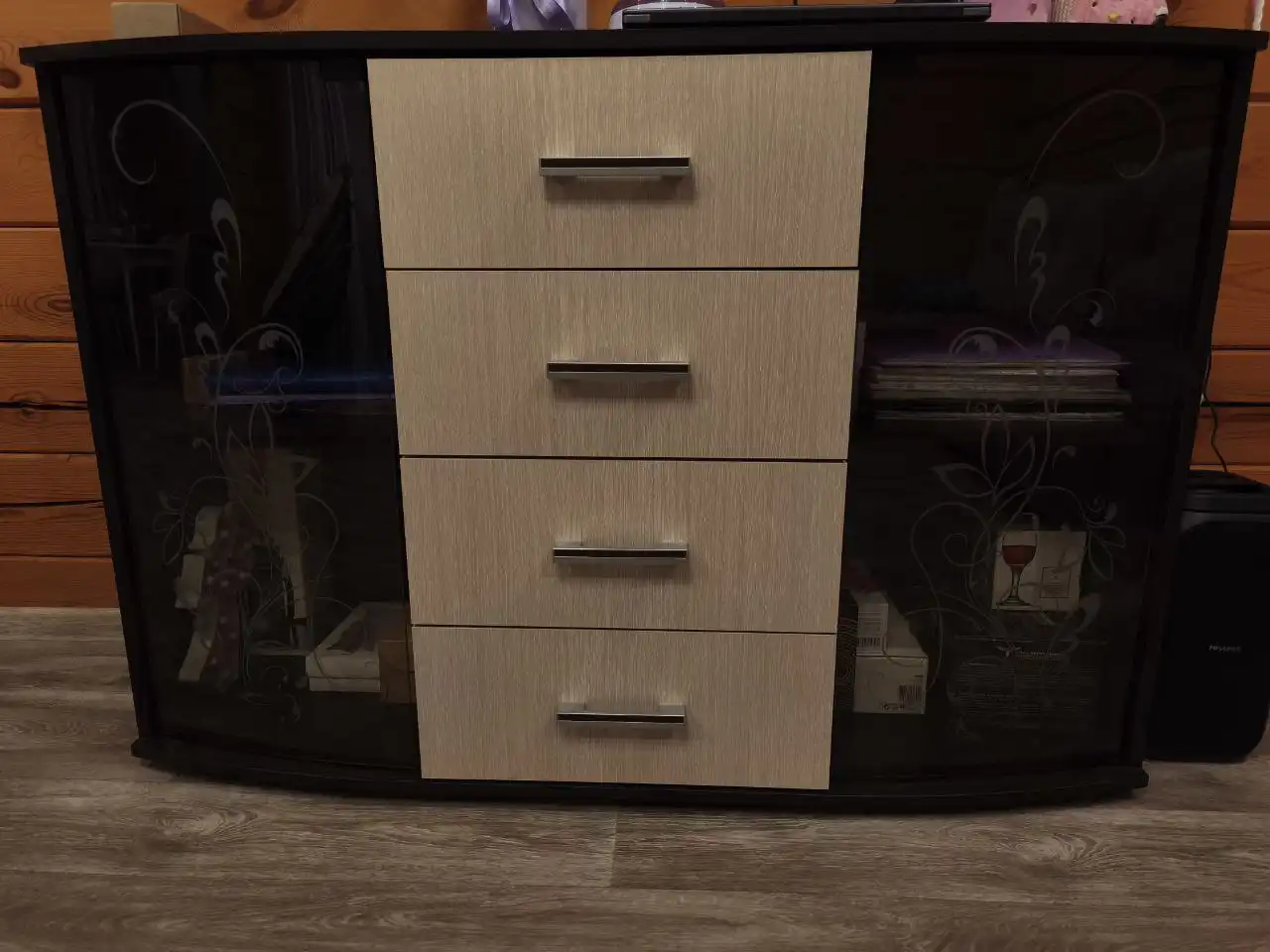 Продам тумбу со стеклянными дверцами - Мебель (Для дома и дачи) в Шелехов