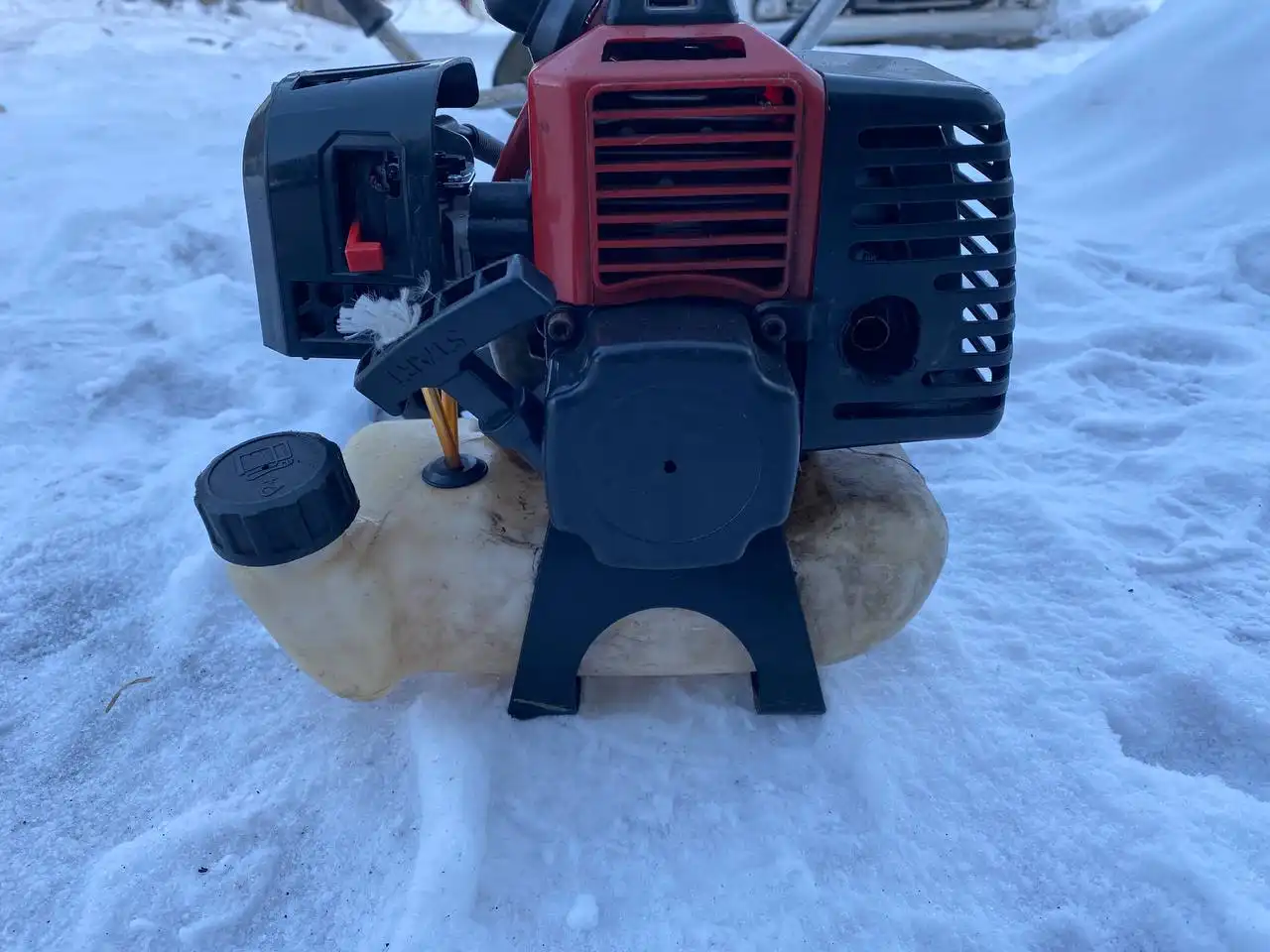 Продажа бензиновой газонокосилки триммера с заменёнными деталями - Садовый инвентарь (Барахолка) в Шелехов