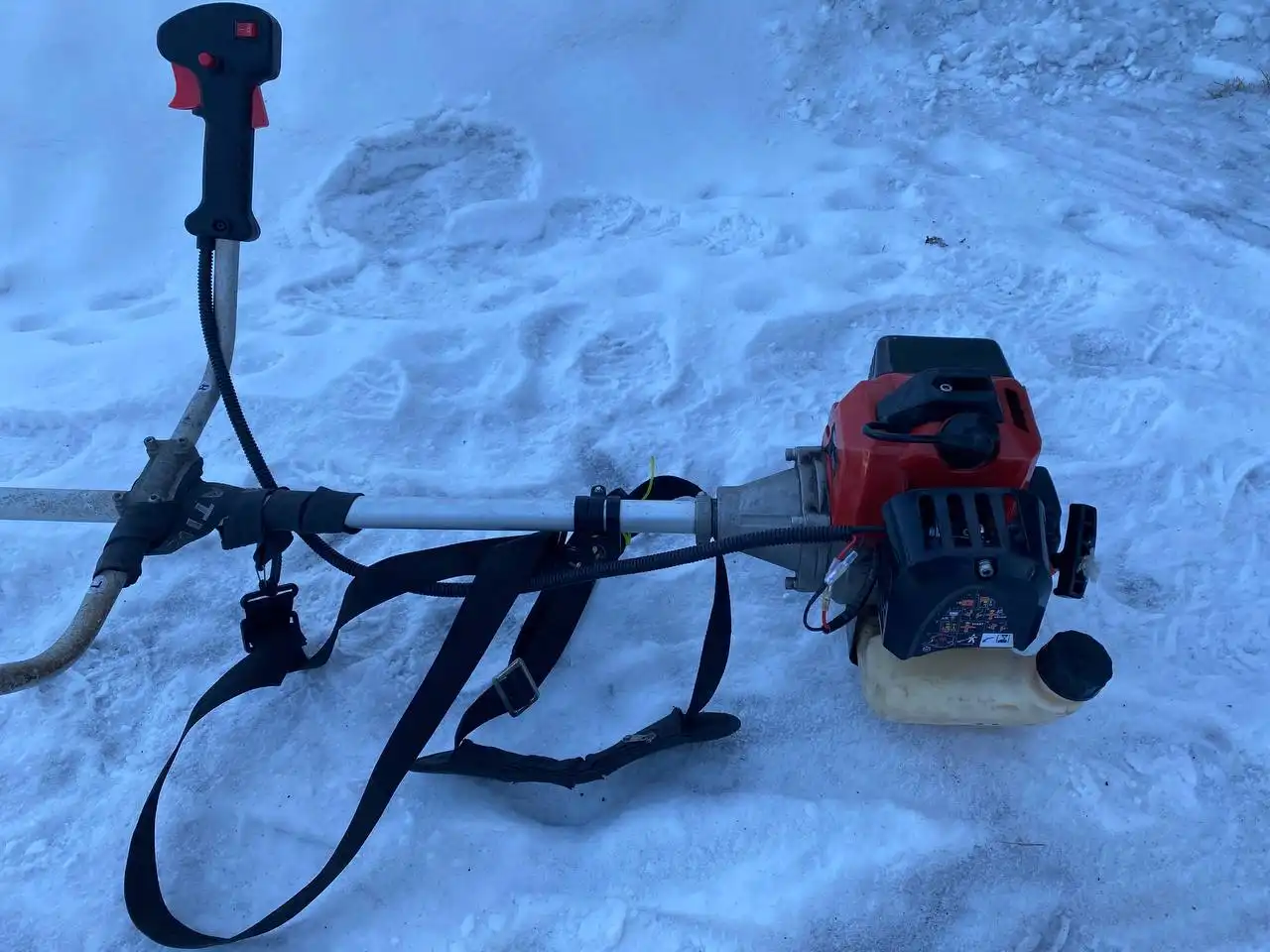 Продажа бензиновой газонокосилки триммера с заменёнными деталями - Садовый инвентарь (Барахолка) в Шелехов