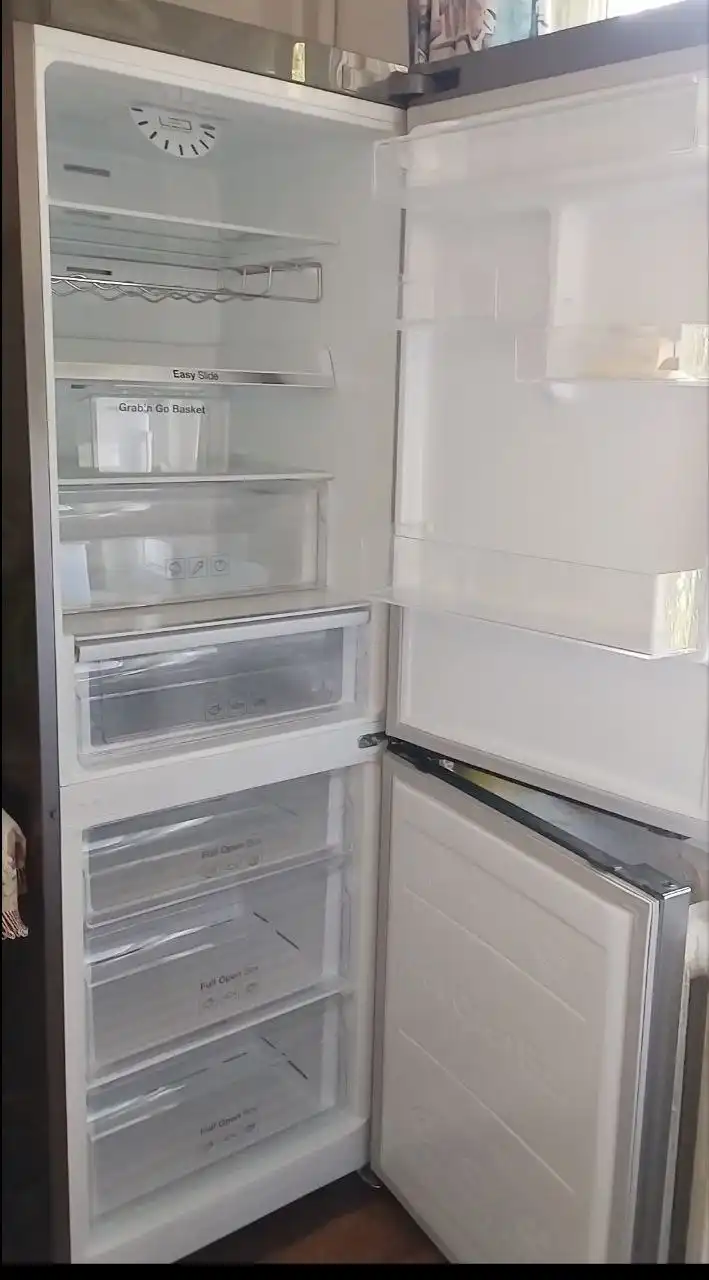 Холодильник Samsung No Frost двухкамерный - Крупная бытовая техника (Электроника) в Шелехов