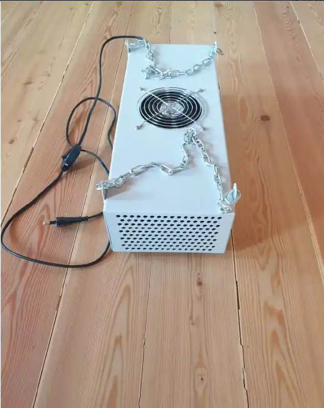 Продажа фитолампы и металлической шпалеры - Барахолка в Баклаши