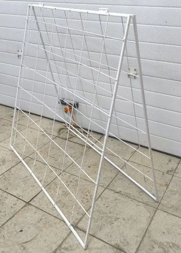 Продажа фитолампы и металлической шпалеры - Барахолка в Баклаши