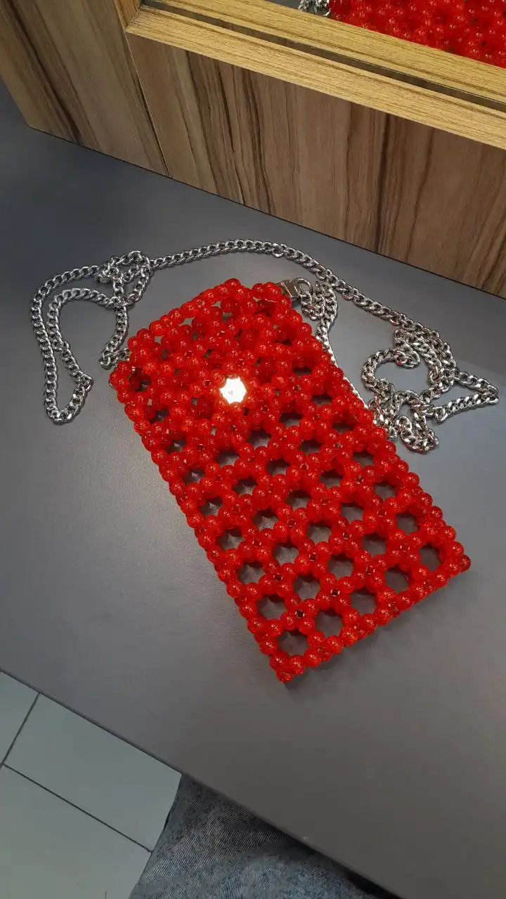 Сумка из бусин под телефон в Шелехове - Рукоделие (Хобби и отдых) в Шелехов