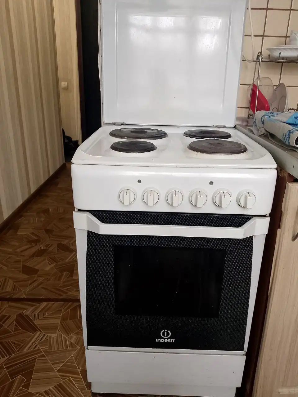 Продам печь Индезит - Бытовая техника (Для дома и дачи) в Шелехов