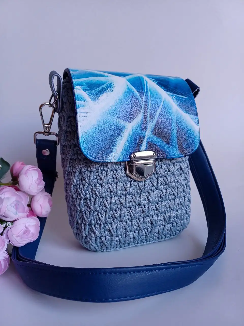 Сумочка 'лед Байкала' из полиэфирного шнура и эко-кожи - Аксессуары (Барахолка) в Шелехов