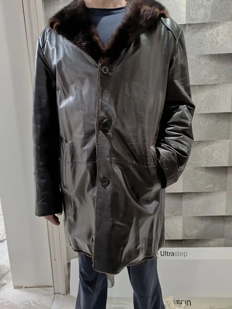 Кожаная куртка с норковым воротником и мутоновой подкладкой - Верхняя одежда (Одежда) в Баклаши