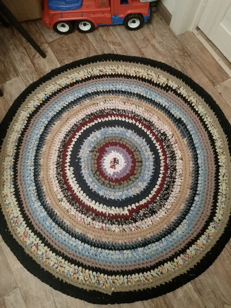 Коврики ручной работы в Шелехове - Ковры и коврики (Для дома и дачи) в Шелехов