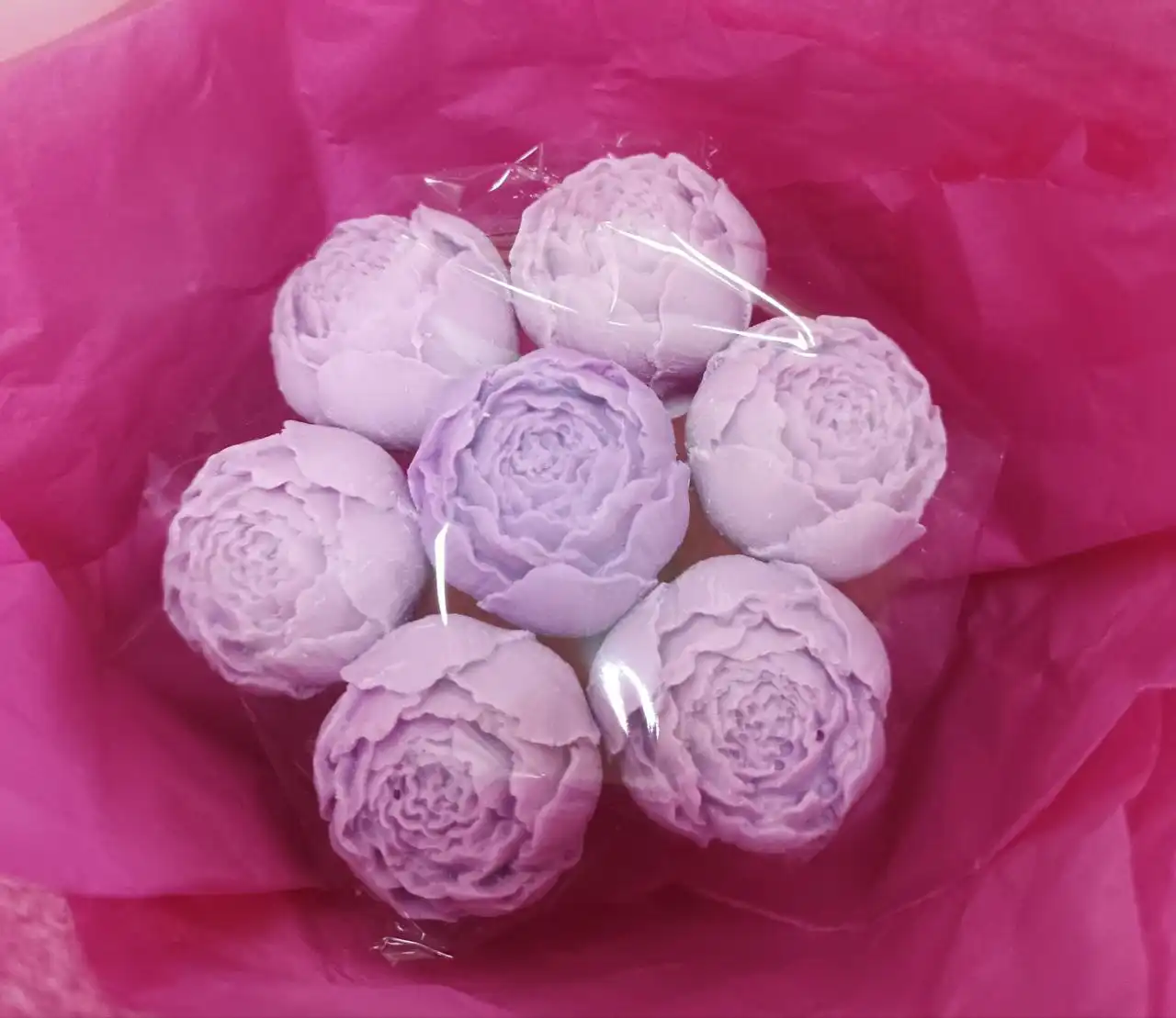 Миниатюрные букеты из шоколадных пионов