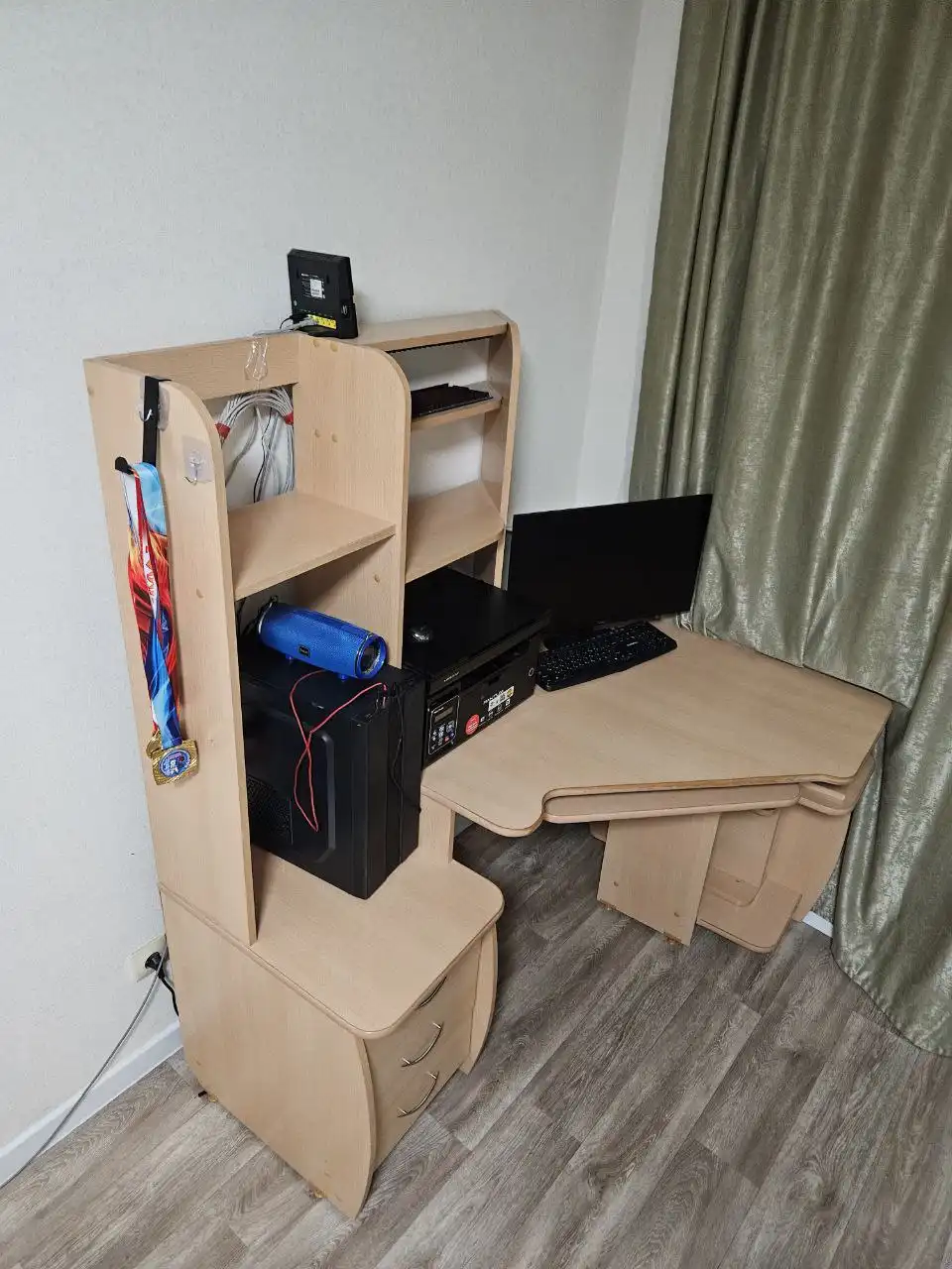 Компьютерный стол