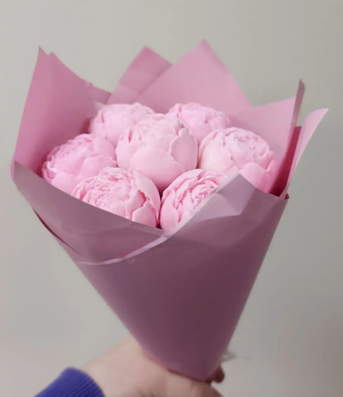 Букет из 7 шоколадных пионов ручной работы