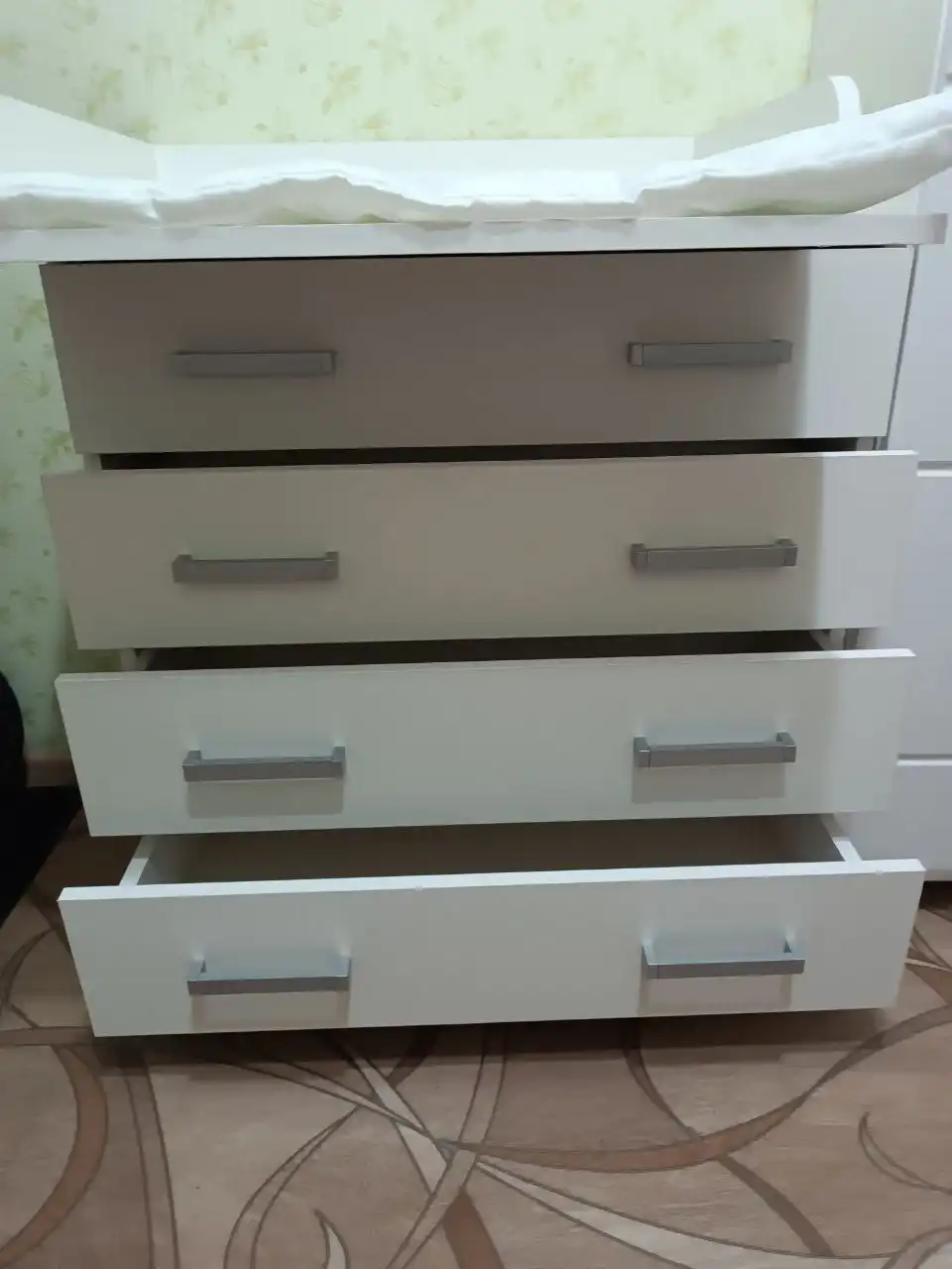 Продажа пеленального стола, комода и матраса в хорошем состоянии