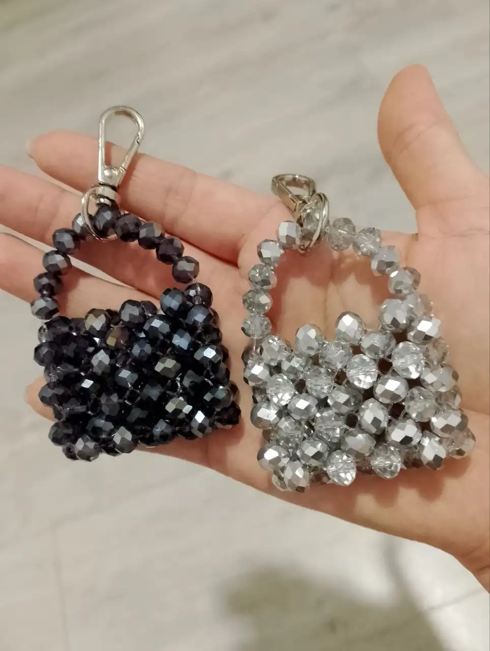 Брелоки, ёлочные шары и корзинки