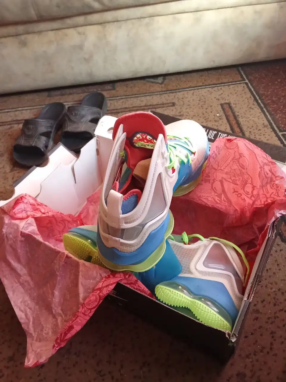 Кроссовки из Кореи, размер 43-44, новые с коробкой