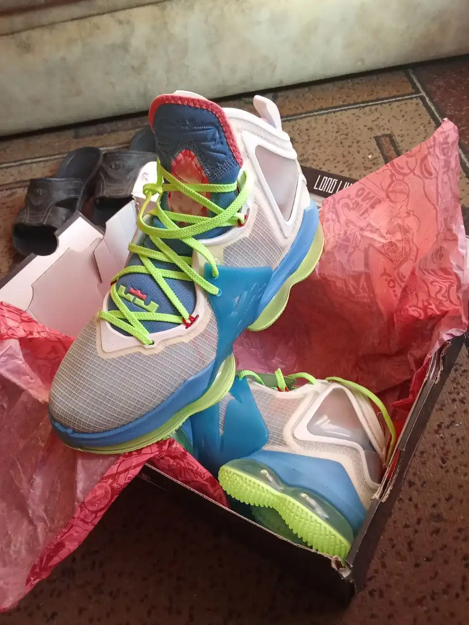 Кроссовки из Кореи, размер 43-44, новые с коробкой