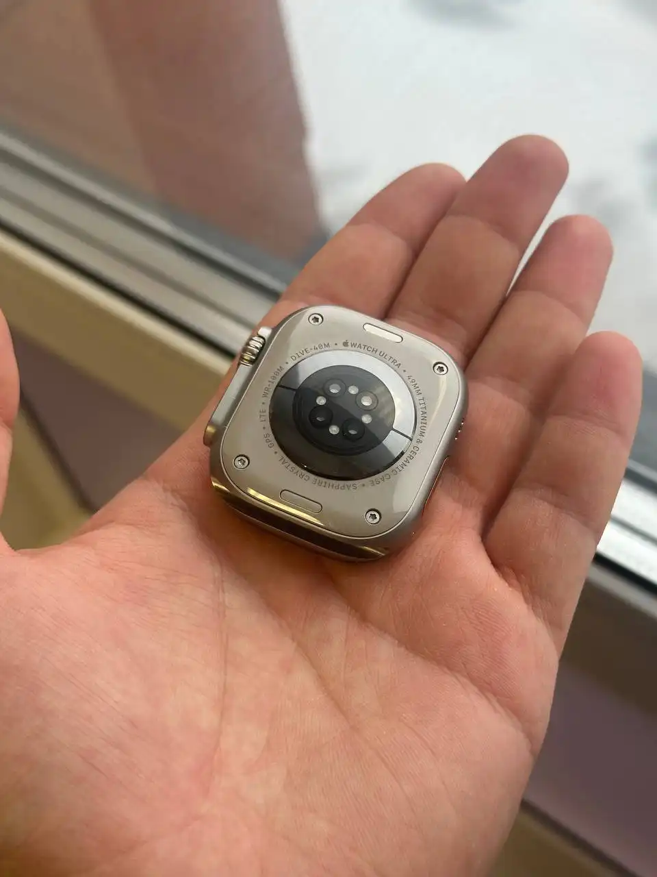 Продажа Apple Watch Ultra 2 и MacBook Pro