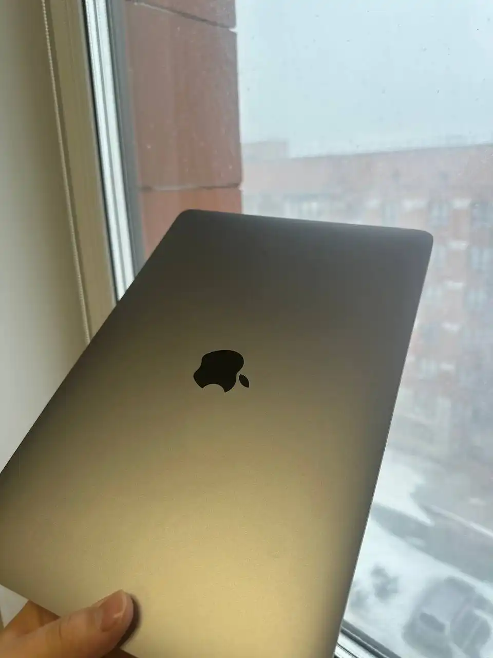 Продажа Apple Watch Ultra 2 и MacBook Pro