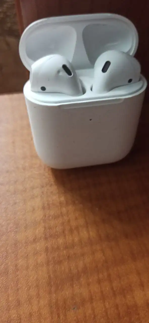 Продажа наушников AirPods 2 - Наушники (Электроника) в Владивосток