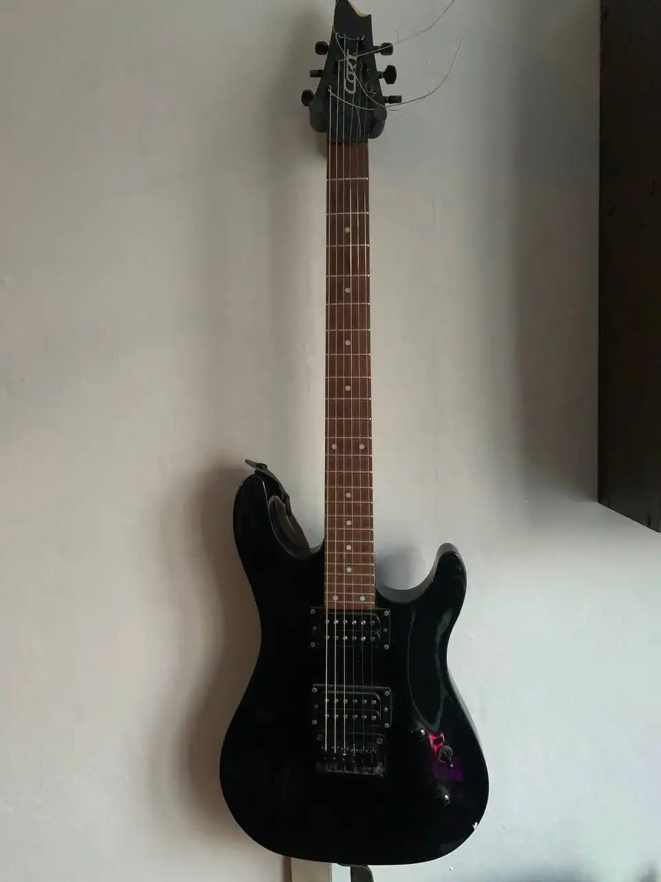 Продажа электрогитары Cort KX100 с небольшим дефектом - Музыкальные инструменты (Барахолка) в Владивосток