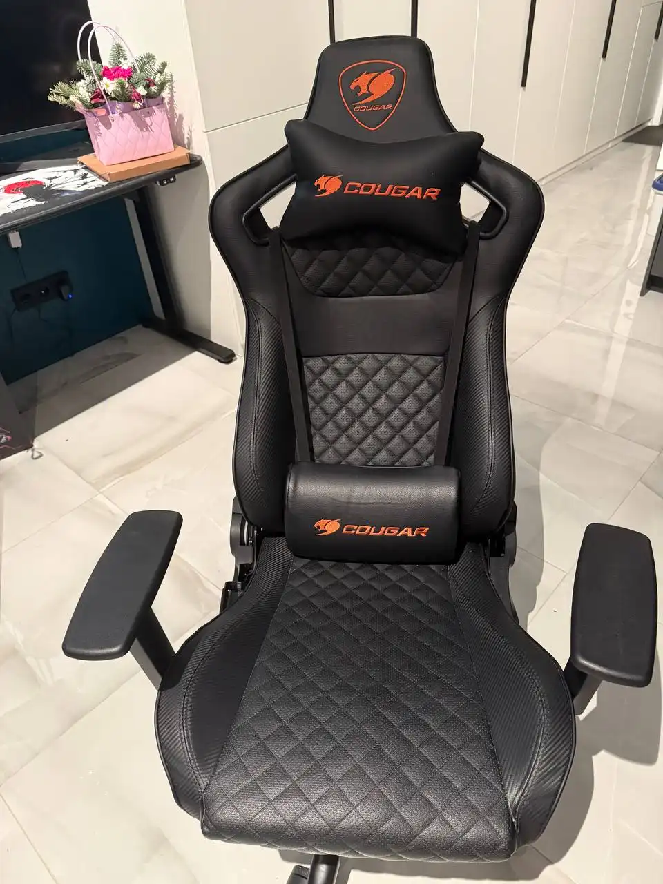 Продажа монитора Samsung Odyssey G5 и кресла Cougar Explore S - Мониторы и периферия (Электроника) в Владивосток