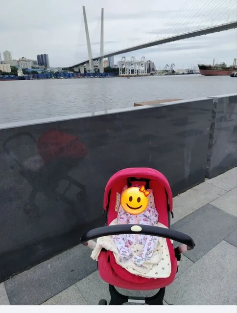 Продам автокресло-коляску - Школьные принадлежности в Владивосток