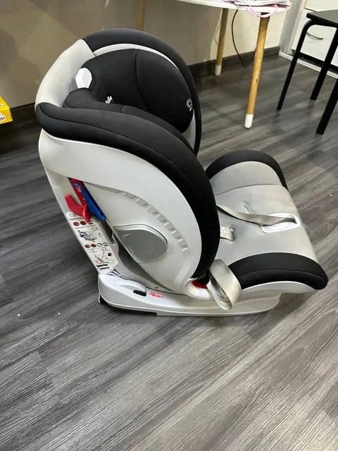 Автокресло в отличном состоянии до 18кг - Товары для детей в Владивосток