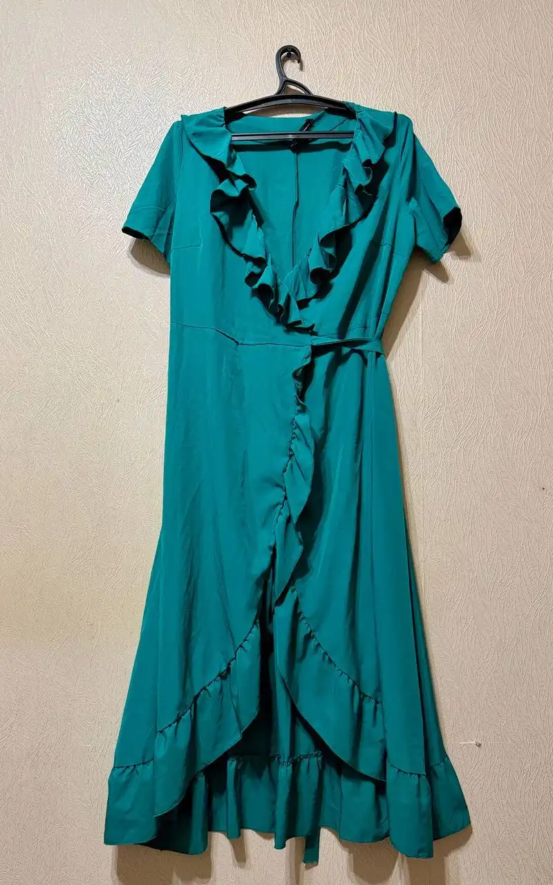 Летнее платье размера 54 с декольте - Женская одежда (Одежда) в Владивосток