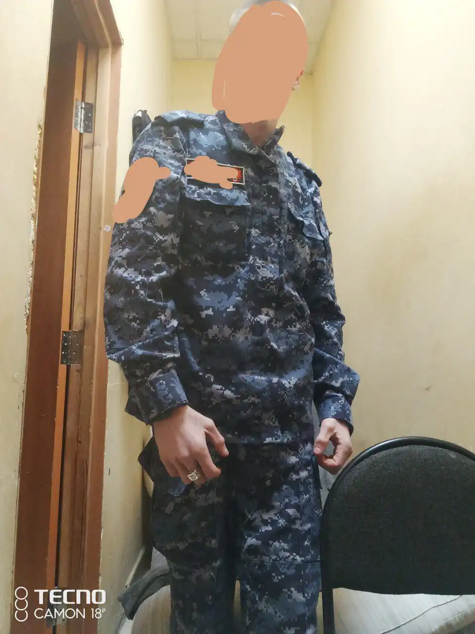 Продажа спецкостюмов, смарт-часов и телефона - Барахолка в Владивосток