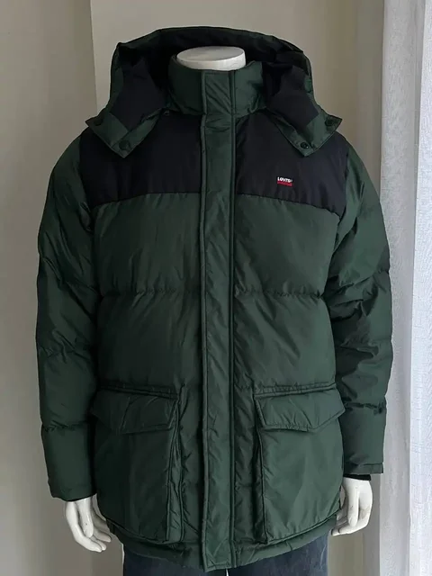 Пуховик Levi’s размер L - Верхняя одежда в Владивосток