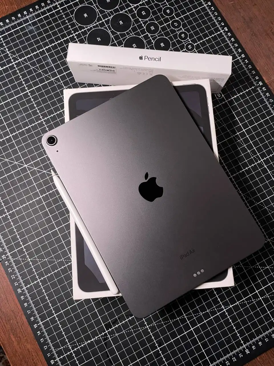 iPad Air 2022 64GB M1 с оригинальным стилусом - Планшеты (Электроника) в Владивосток