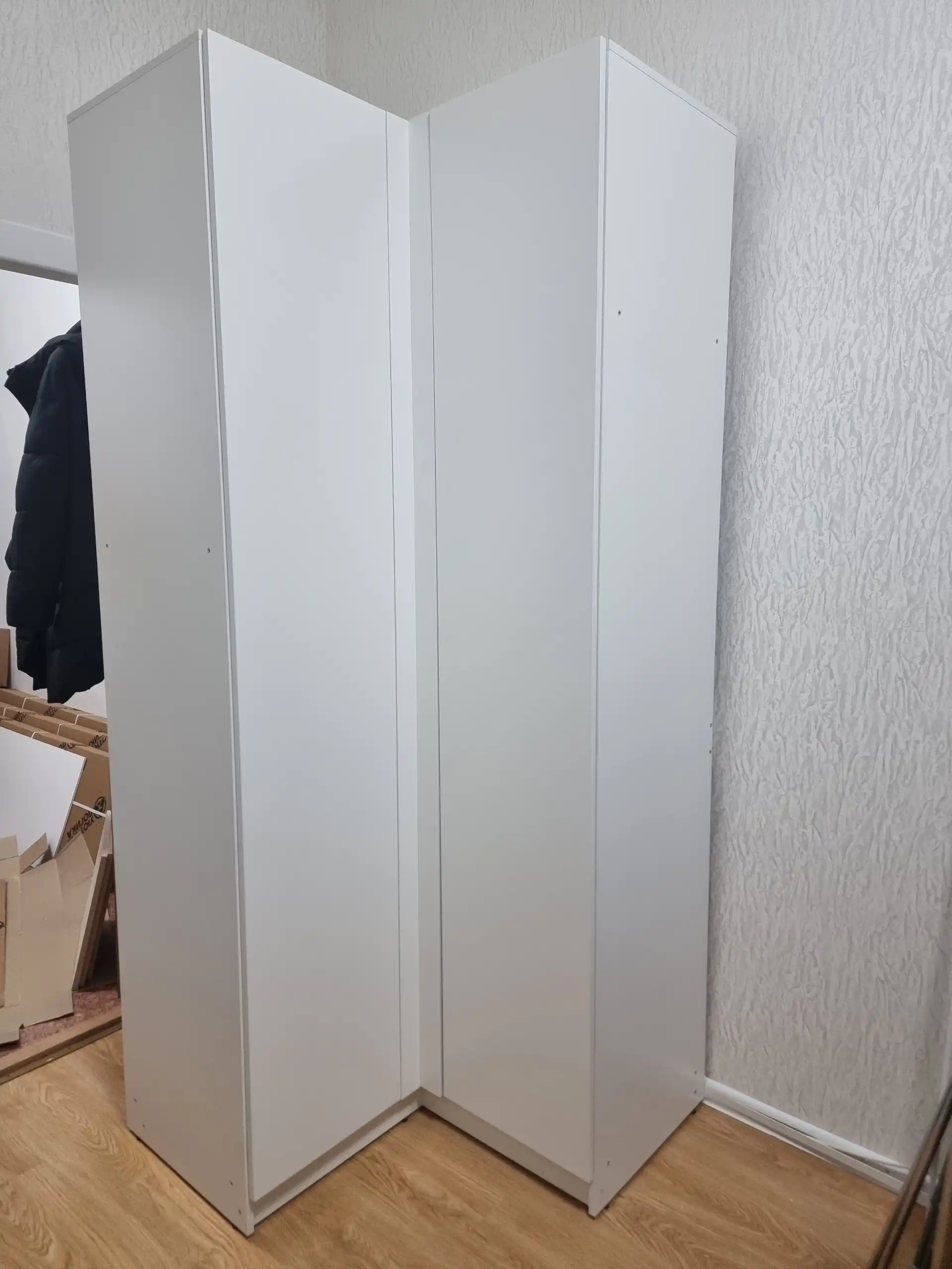 Продам угловой шкаф с антресолью - Мебель (Для дома и дачи) в Владивосток