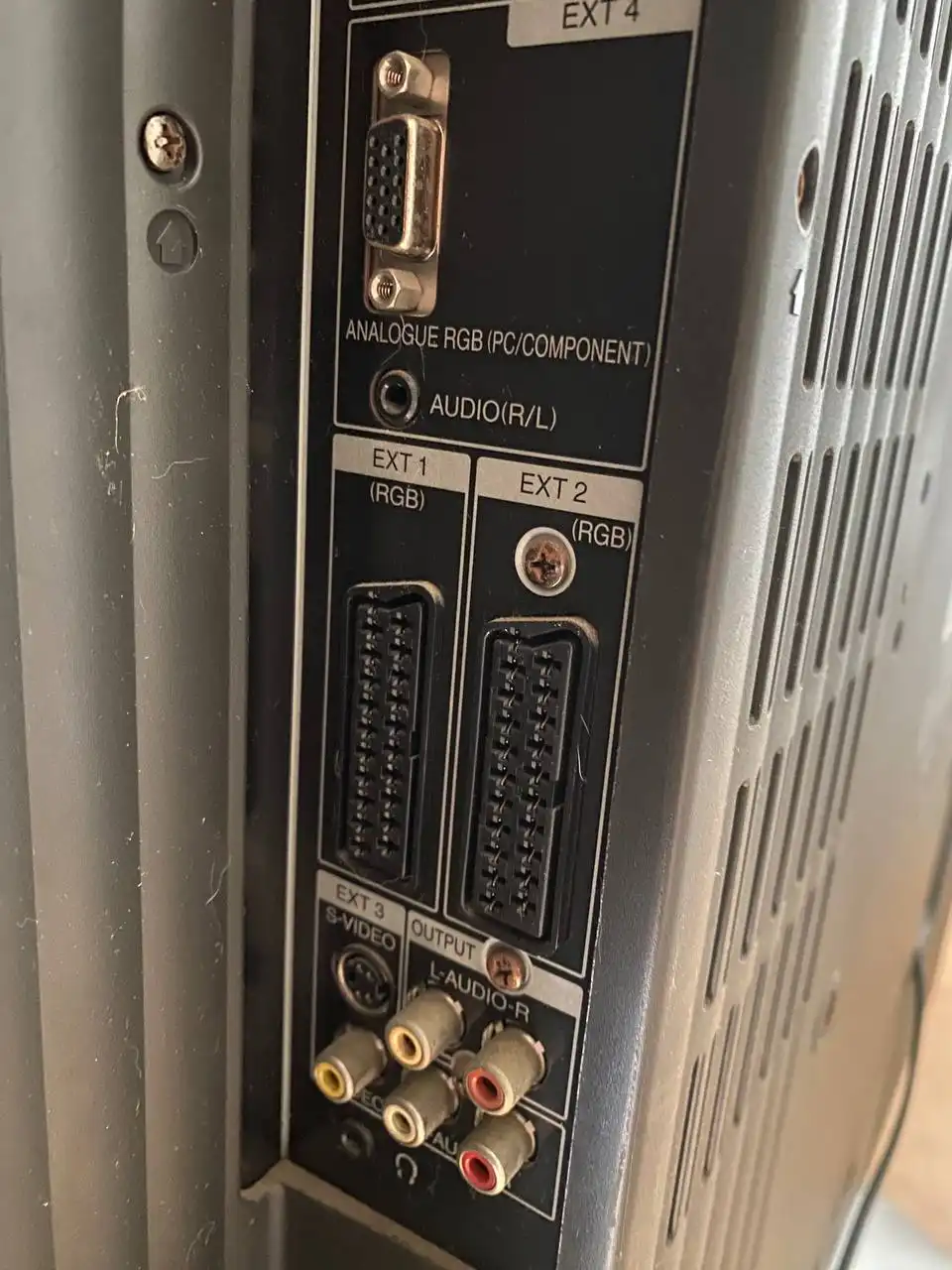 Телевизор SHARP Aquos 37 дюймов - Телевизоры (Электроника) в Владивосток