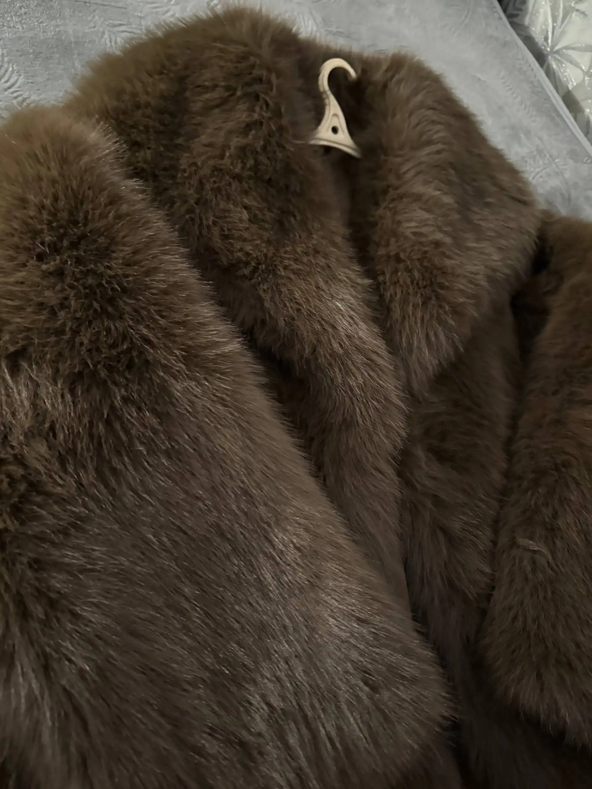 Продам iPhone 14/128 и шубу из эко меха - Барахолка в Артём