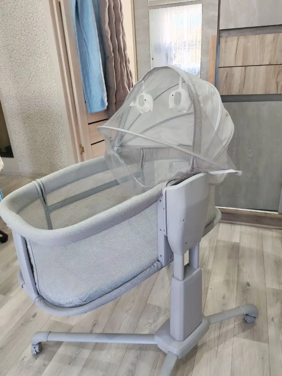 Детская приставная кроватка с функцией укачивания - Детская мебель (Товары для детей) в Владивосток