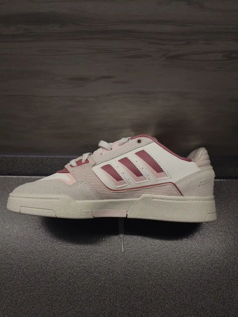 Продажа оригинальных кроссовок Adidas размер 40 2/3 - Обувь (Одежда) в Владивосток