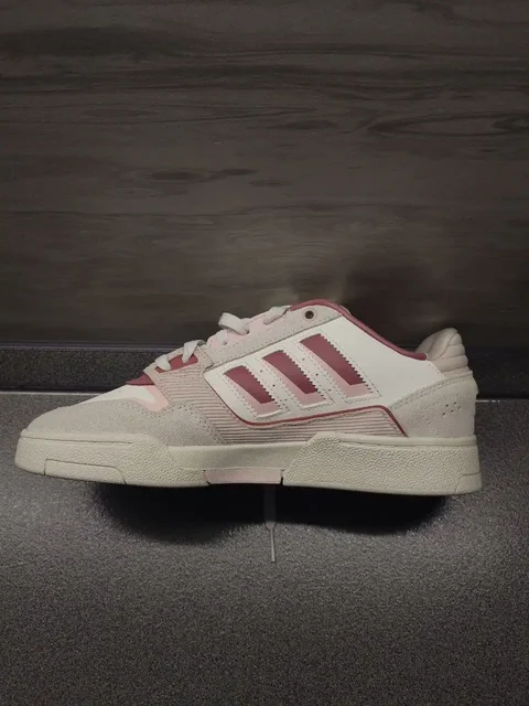 Продажа оригинальных кроссовок Adidas размер 40 2/3 - Джинсы/Брюки в Владивосток