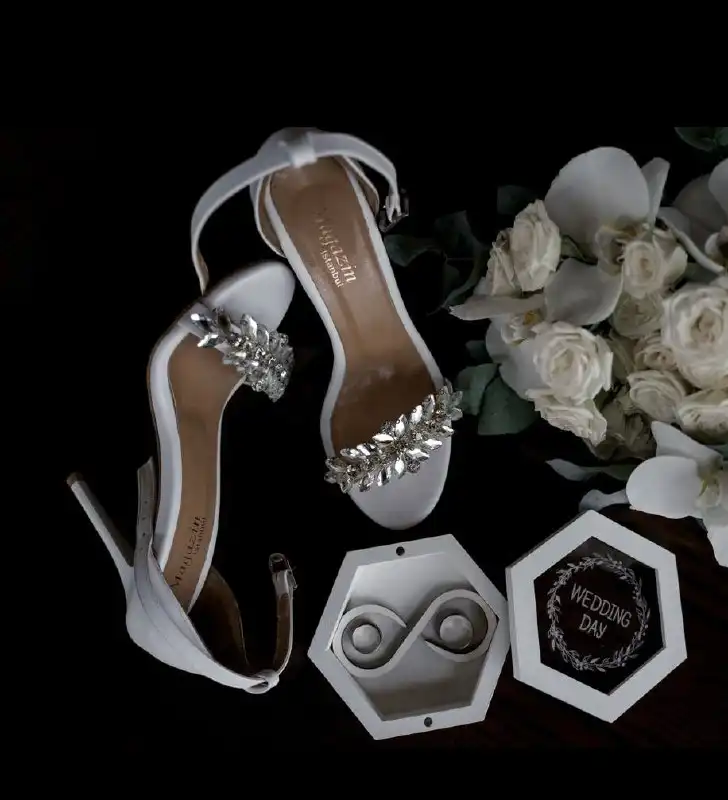 Продам платье и босоножки - Женская одежда (Одежда) в Владивосток