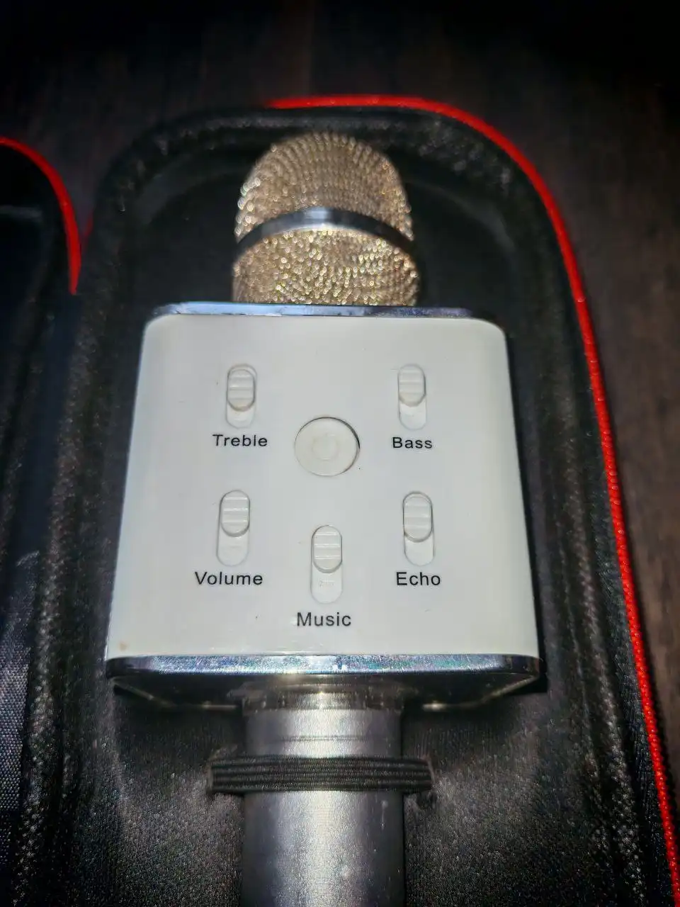 Микрофон для караоке с USB зарядкой - Аудиотехника (Электроника) в Владивосток