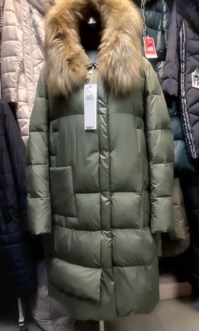Пуховик новый с натуральной лисой - Верхняя одежда (Одежда) в Владивосток