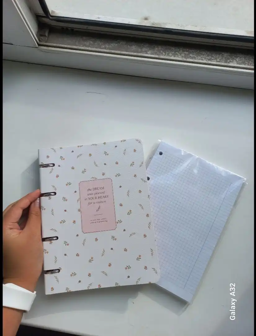 Продам тетрадь на кольцах 120 листов А5 - Барахолка в Владивосток