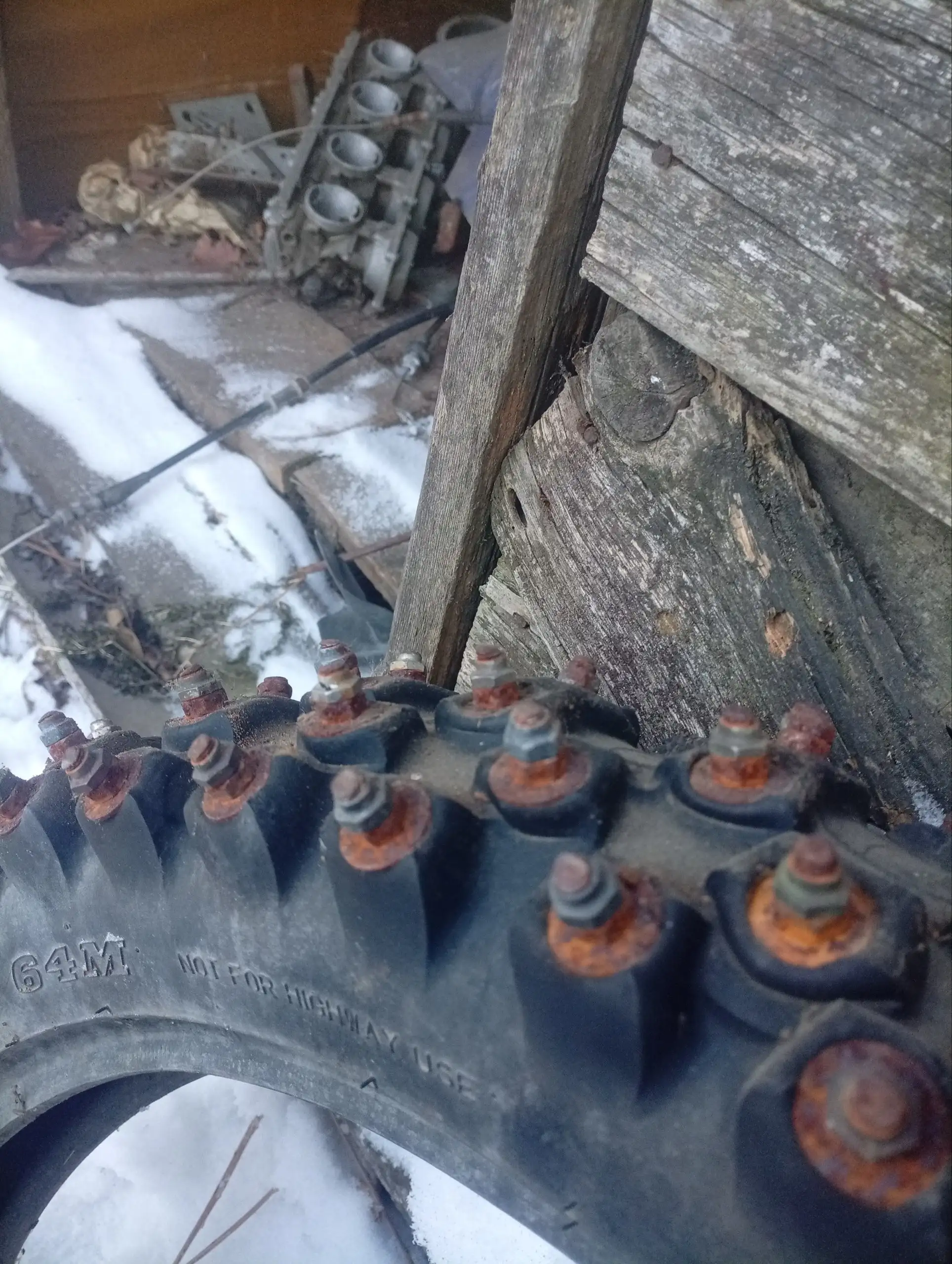 Резина шипованная мото 110/100/18R - Шины и диски (Авто) в Владивосток