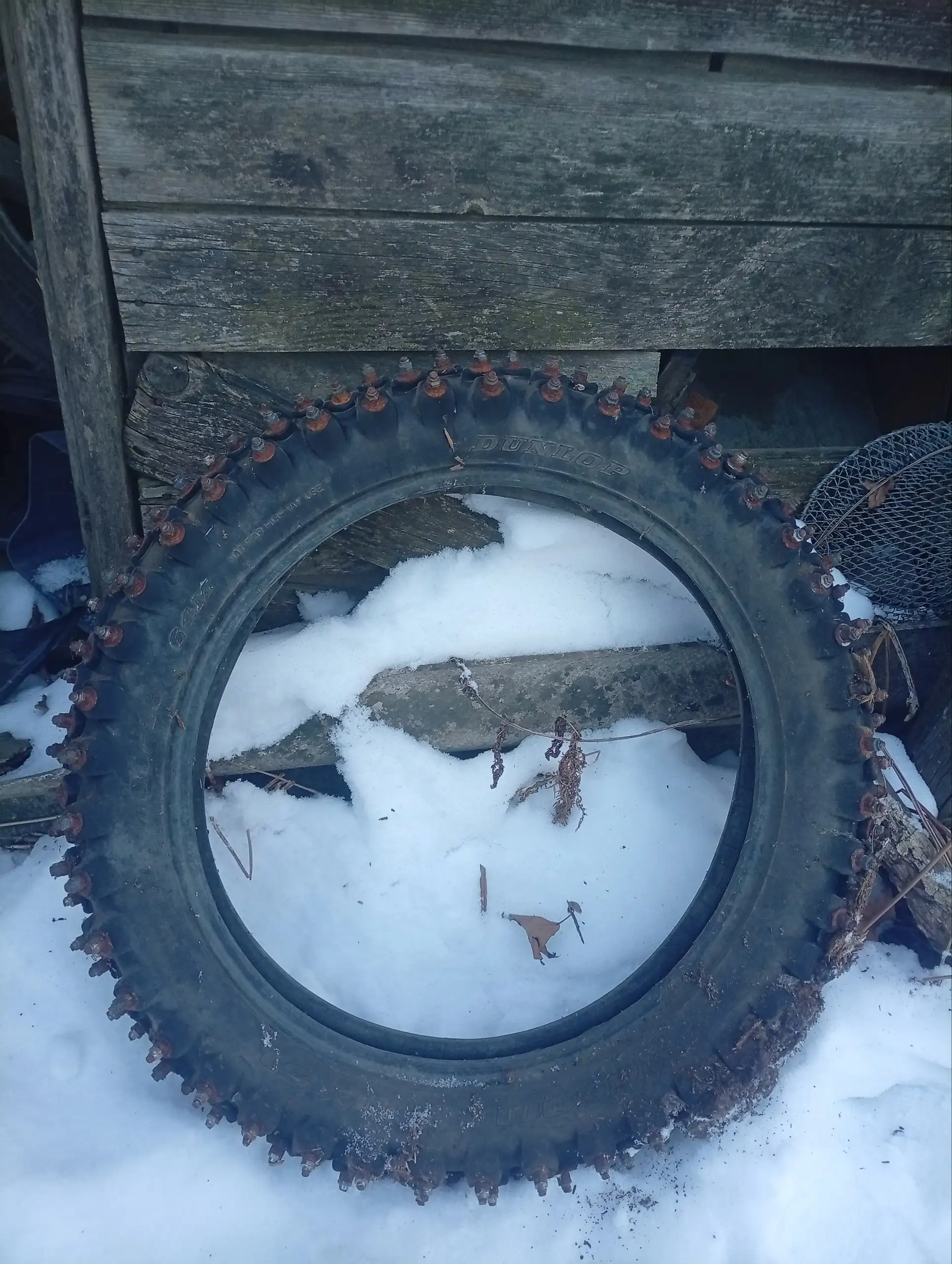 Резина шипованная мото 110/100/18R - Шины и диски (Авто) в Владивосток